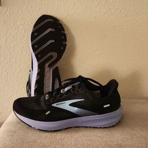 Brooks Launch 9 Women's Size 10.5